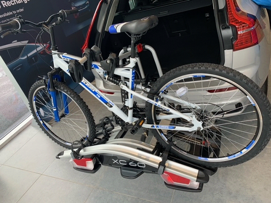 Thule towbar bike 2024 rack 4 bikes